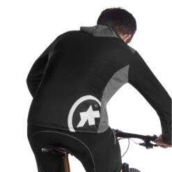 Giacca Assos Trail Spring Nero 8 Giacca Assos Trail Spring Nero -Ricambi Bici Pro giacca assos trail spring nero 4