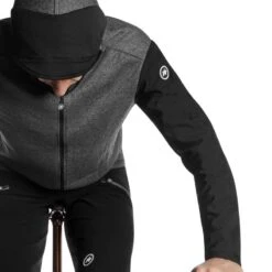 Giacca Assos Trail Spring Nero 9 Giacca Assos Trail Spring Nero -Ricambi Bici Pro giacca assos trail spring nero 5