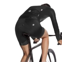 Mantellina Assos Uma GT Donna Nero 9 Mantellina Assos Uma GT Donna Nero -Ricambi Bici Pro mantellina assos uma gt donna nero 4